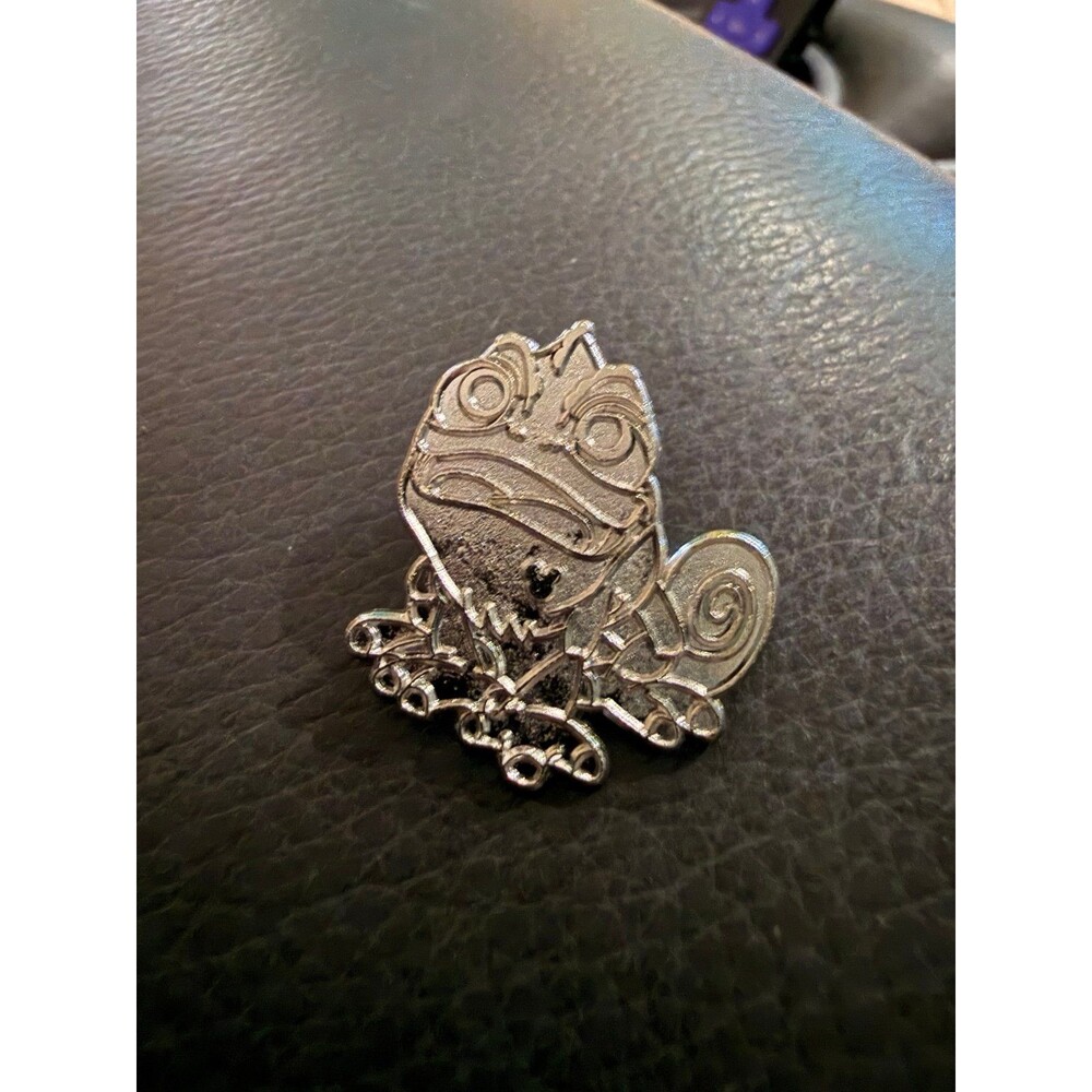 Disney Trading Pin Hidden Mickey Pascal the Chameleon-Princess and Frog